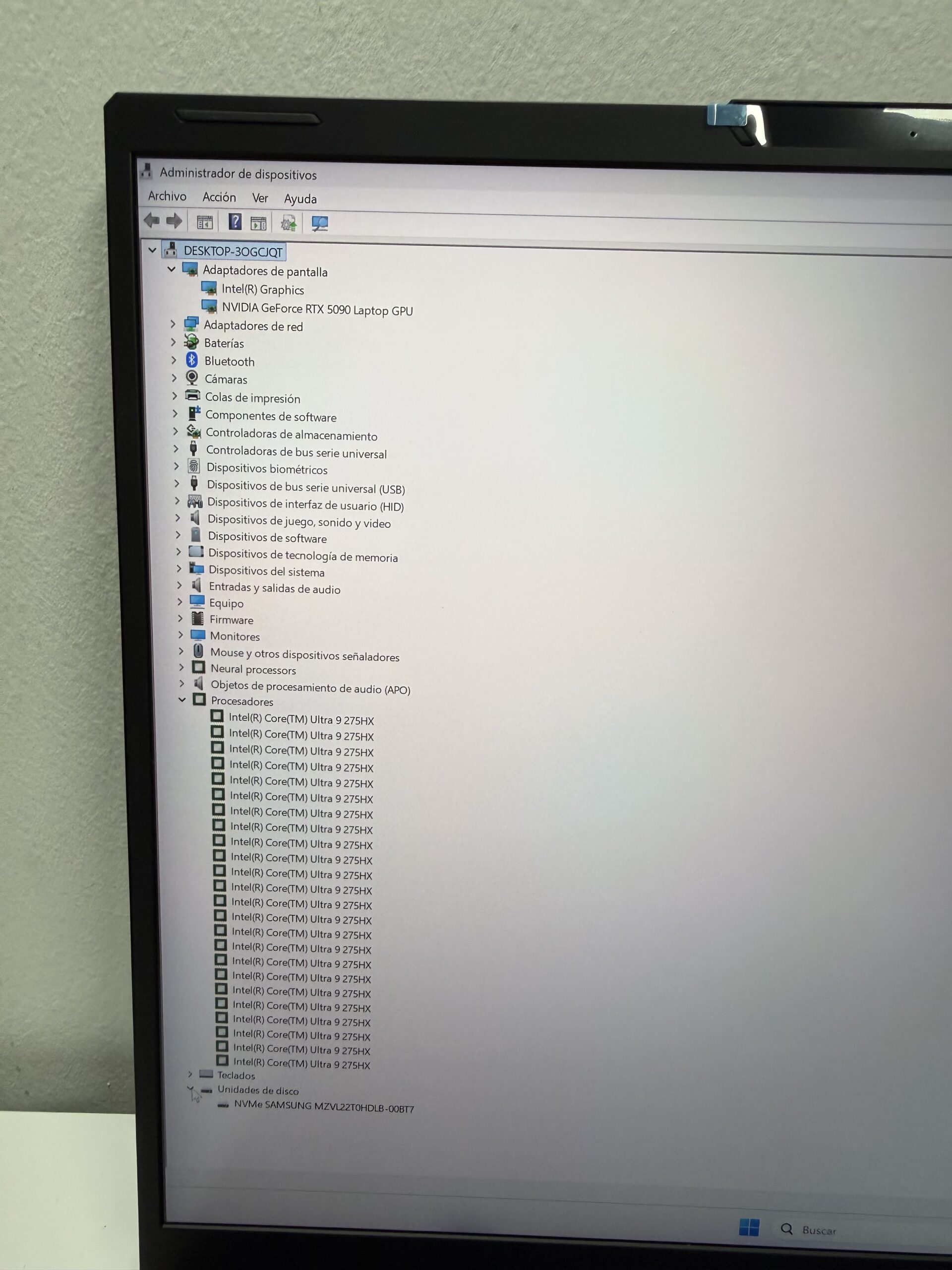 MSI STEALTH 18 ULTRA 9 RTX 5090 24GB - Image 7